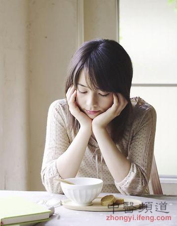 中醫說(shuō)：艾灸耳孔可治牙痛