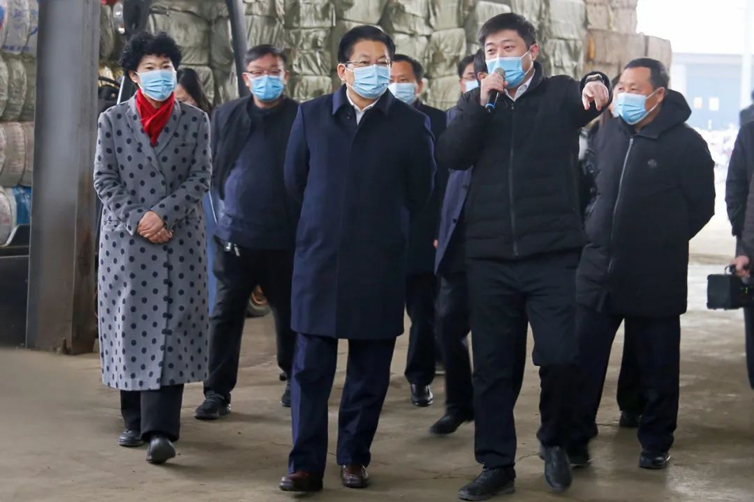 【集團動(dòng)態(tài)】提質(zhì)增效強龍頭、助力發(fā)展高質(zhì)量-市委書(shū)記朱是西到南陽(yáng)仙草健康集團調研